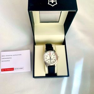 RARE-The Office Season 5 - 100th Episode- Wrap Gift Victorinox Swiss Army Watch